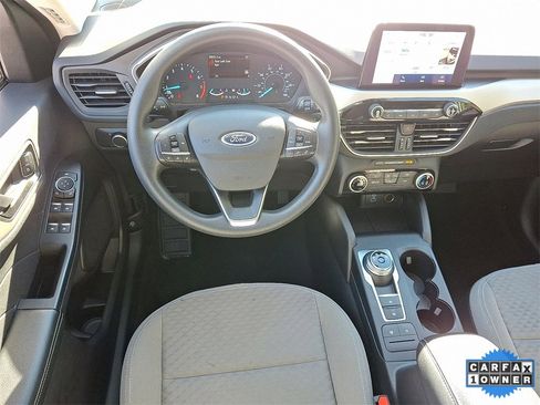 Used 2022 Ford Escape SE image 2