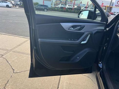 Used 2025 Chevrolet Blazer LT FWD image 19