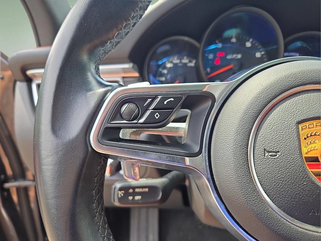 Used 2018 Porsche Macan GTS AWD/4WD image 22