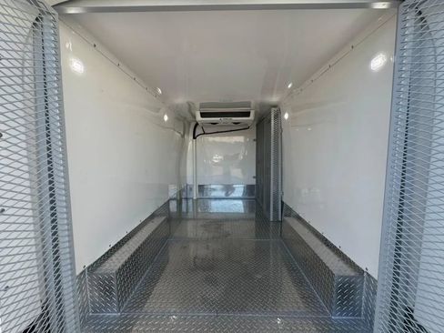 Used 2019 Ford Transit 250 148 Medium Roof image 24
