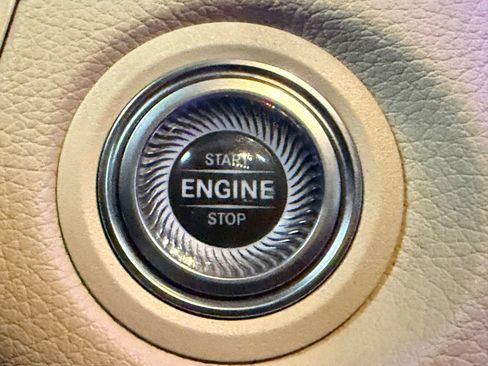 Certified 2022 Mercedes-Benz GLC 300 4MATIC image 32