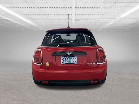 Certified 2024 MINI Cooper SE image 4
