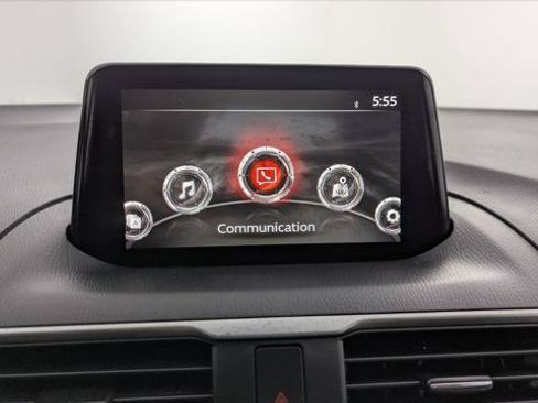 Used 2018 MAZDA MAZDA3 Sport w/ Preferred Equipment Package FWD image 24