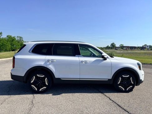 Used 2023 Kia Telluride S w/ S Sunroof Package AWD/4WD image 6
