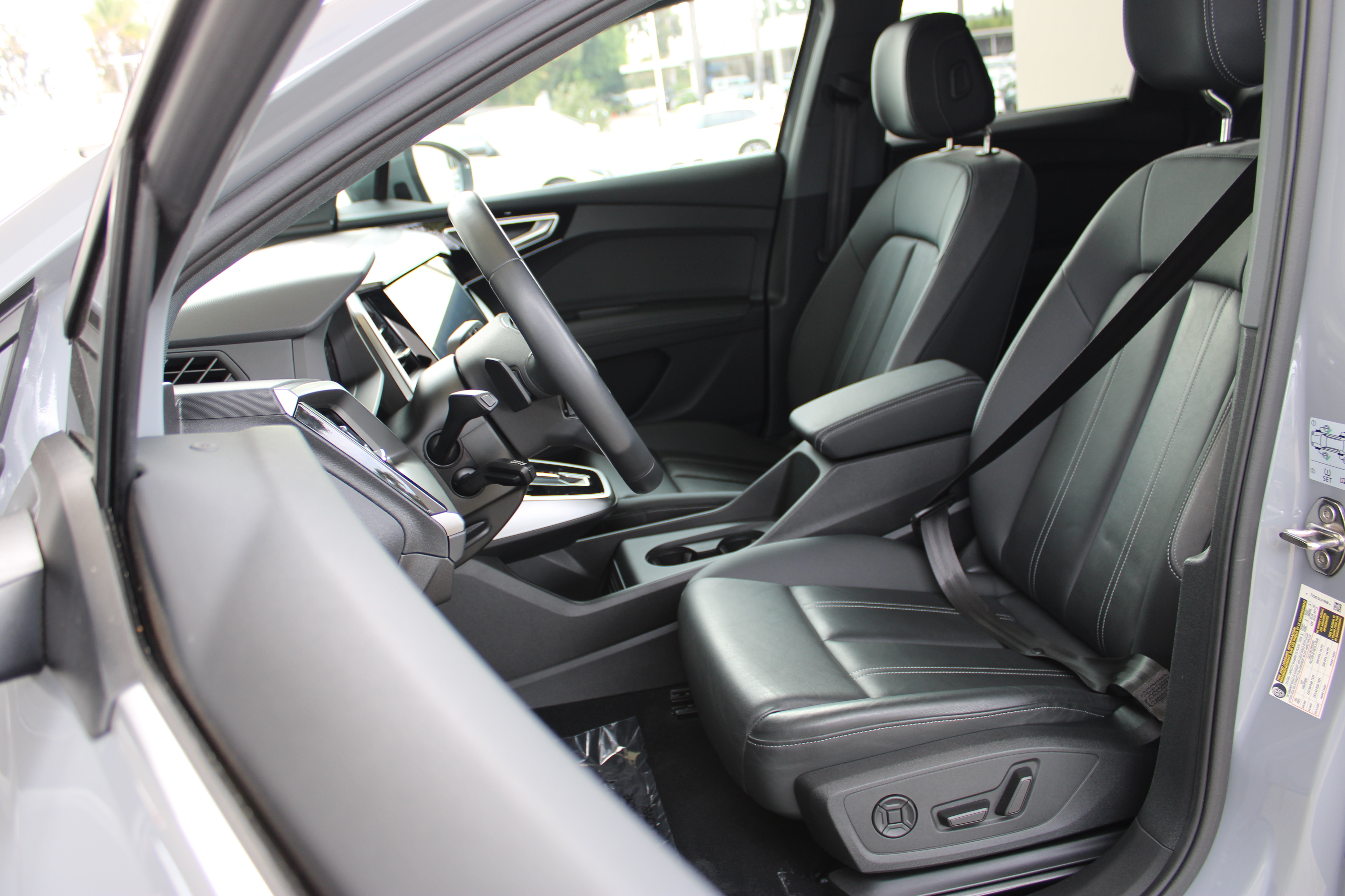 Used 2023 Audi Q4 e-tron Premium Plus w/ Premium Plus AWD/4WD image 14
