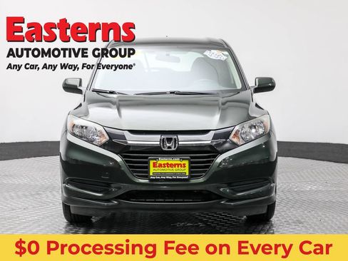Used 2018 Honda HR-V LX image 2