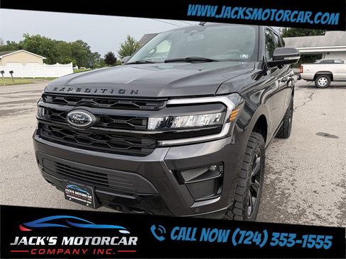 Used 2024 Ford Expedition Limited image 3