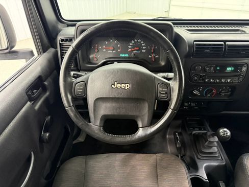Used 2004 Jeep Wrangler 4WD w/ Dual Top Group image 18