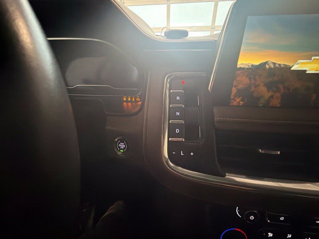 Used 2023 Chevrolet Suburban High Country w/ Advanced Technology Package AWD/4WD image 34