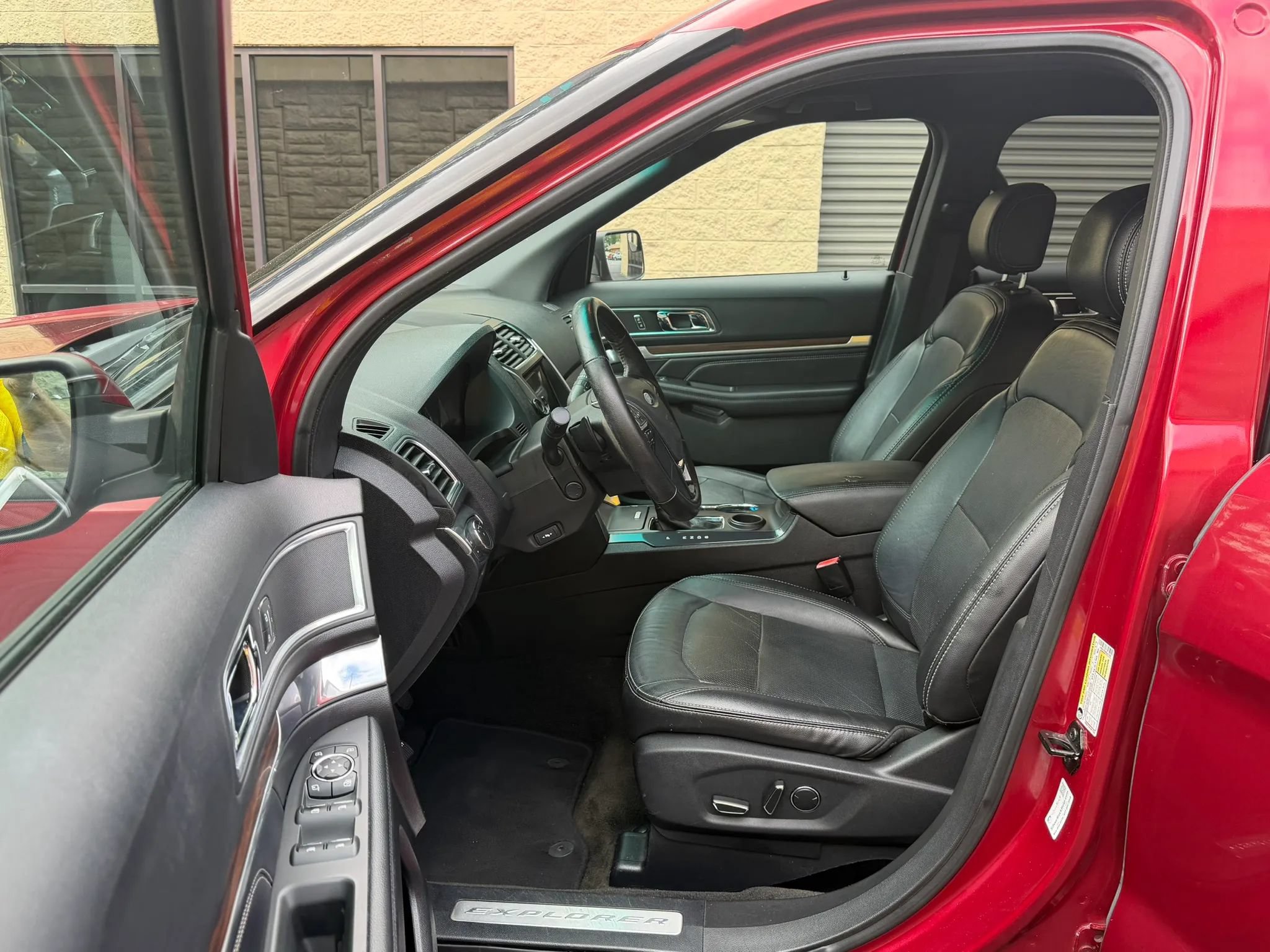 Used 2017 Ford Explorer Limited FWD image 22