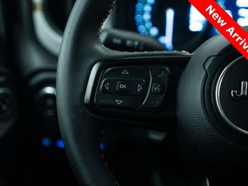 Used 2024 Jeep Wrangler Unlimited image 21