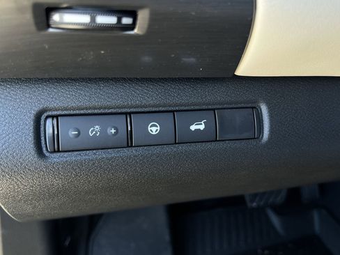 New 2026 Nissan Pathfinder SL image 16