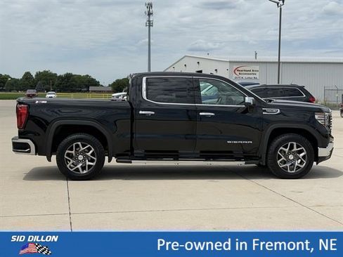 Used 2022 GMC Sierra 1500 SLT w/ SLT Premium Plus Package AWD/4WD image 3