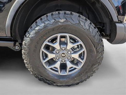 New 2025 Ford Bronco Badlands image 9