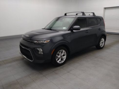 Used 2022 Kia Soul LX w/ Technology Package FWD image 2