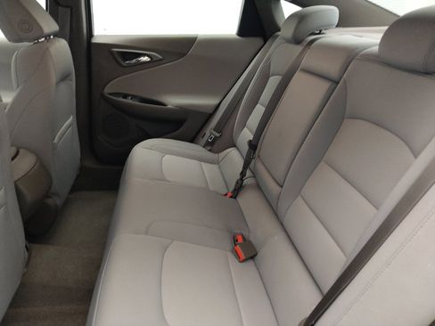 Used 2018 Chevrolet Malibu LS w/ LPO, Convenience Package 1 FWD image 18