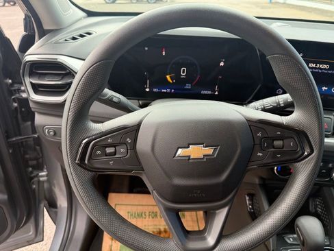 Used 2025 Chevrolet TrailBlazer LS w/ LS Convenience Package AWD/4WD image 17