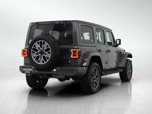 Used 2023 Jeep Wrangler Unlimited Sahara image 5
