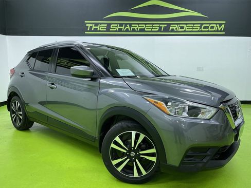 Used 2018 Nissan Kicks SV image 1