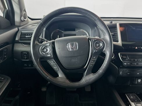 Used 2017 Honda Pilot Touring image 17