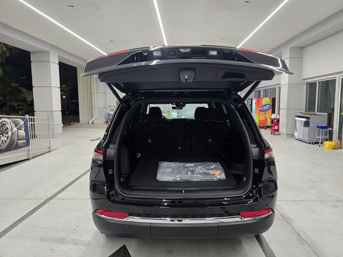 New 2025 Jeep Grand Cherokee Laredo w/ Luxury Tech Group I RWD image 33