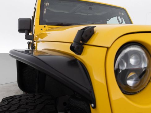 Used 2008 Jeep Wrangler Unlimited Rubicon w/ Dual Top Group AWD/4WD image 11