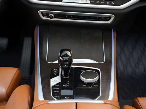 Used 2022 BMW X5 xDrive40i AWD/4WD image 44