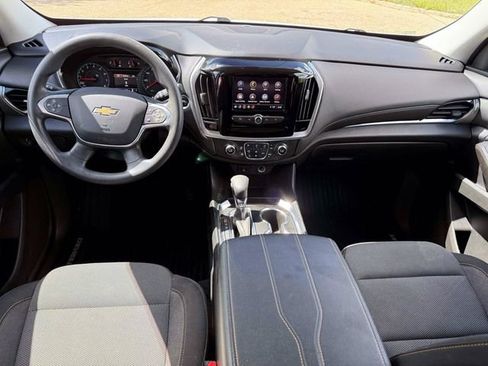 Used 2021 Chevrolet Traverse LS FWD image 14