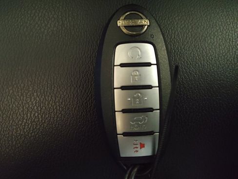 Used 2022 Nissan Pathfinder SL image 32