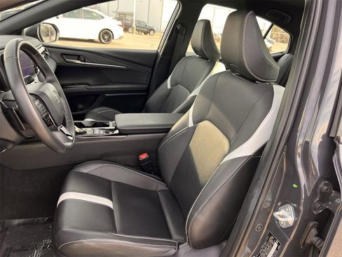 Used 2025 Toyota Camry SE image 23