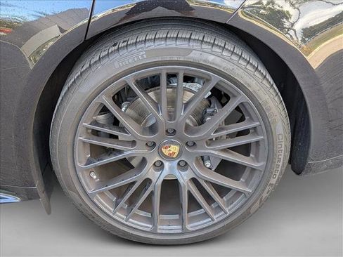 Used 2023 Porsche Panamera image 19