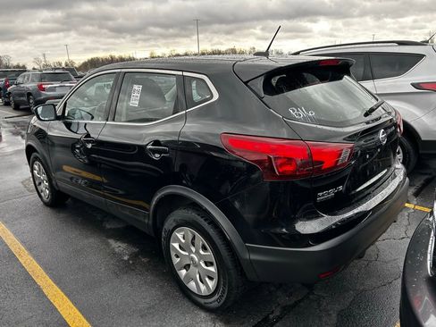 Used 2019 Nissan Rogue Sport S image 4