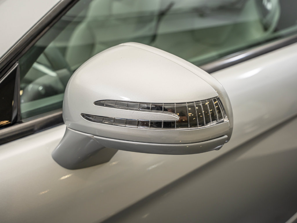 Used 2013 Mercedes-Benz SL 550 image 16
