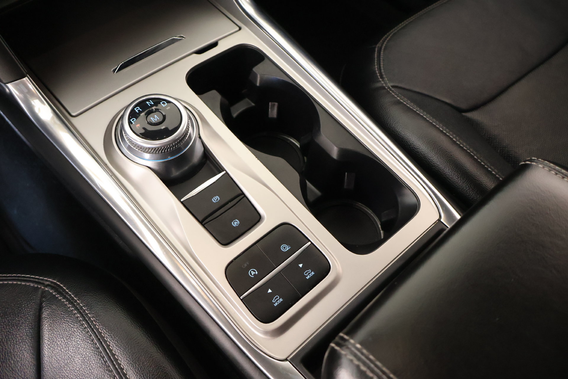 Used 2020 Ford Explorer Limited RWD image 9