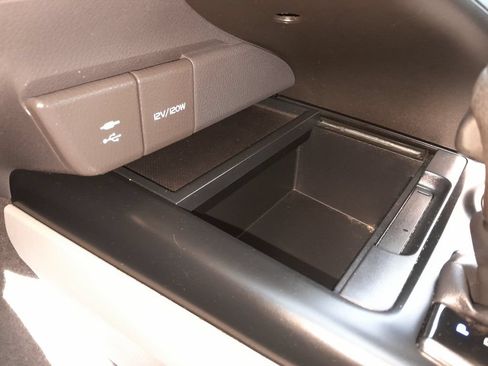 Used 2019 Toyota Camry LE FWD image 27