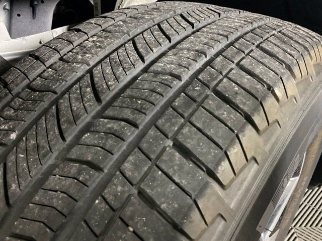 Used 2023 Jeep Grand Cherokee L Limited AWD/4WD image 39
