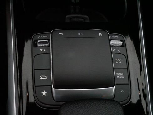 Used 2021 Mercedes-Benz GLB 250 4MATIC image 29