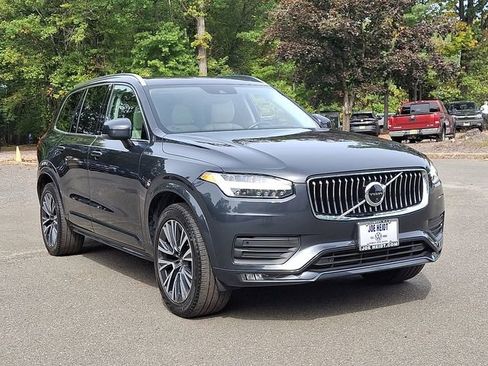 Used 2022 Volvo XC90 T5 Momentum w/ Advanced Package image 2