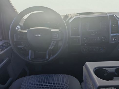 Used 2018 Ford F150 XLT image 4