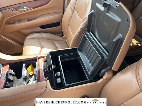 Used 2015 Cadillac Escalade ESV Platinum AWD/4WD image 16