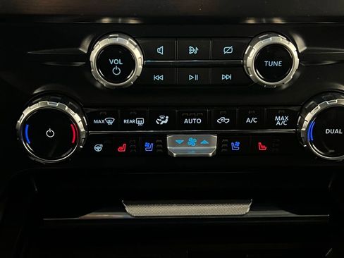 Used 2024 Ford F250 Lariat w/ Sport Appearance Package image 21