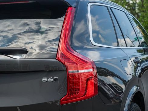 Certified 2024 Volvo XC90 B6 Plus w/ Protection Package Premier AWD/4WD image 7