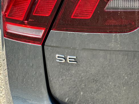 Certified 2024 Volkswagen Tiguan SE image 6