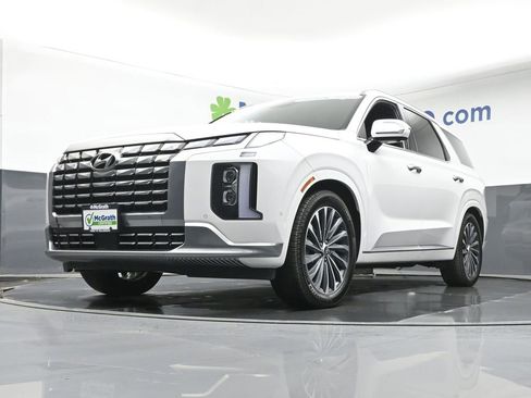 Used 2024 Hyundai Palisade Calligraphy image 6