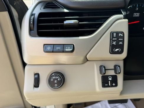 Used 2019 GMC Yukon Denali w/ Denali Ultimate Package RWD image 16
