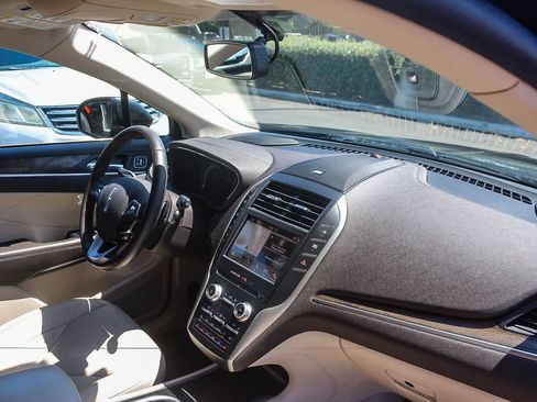 Used 2019 Lincoln MKC Reserve FWD image 21