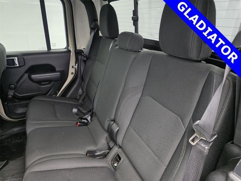 Used 2022 Jeep Gladiator Sport image 15