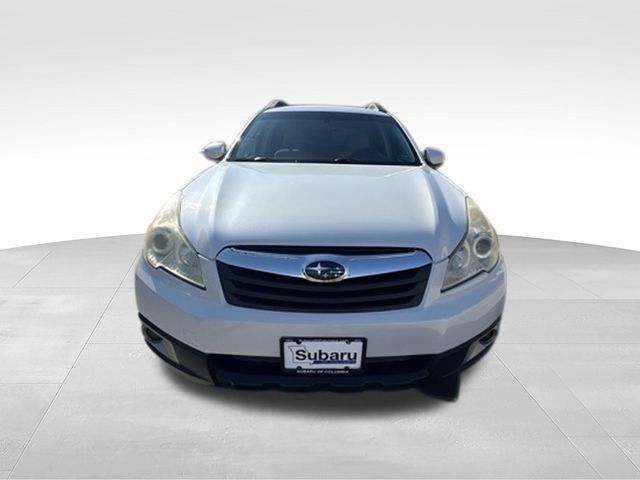 Used 2010 Subaru Outback 2.5i Premium AWD/4WD image 2