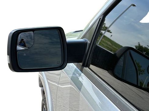 Used 2024 RAM 1500 Limited AWD/4WD image 10
