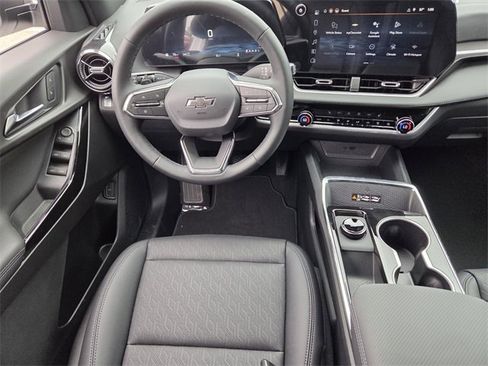 New 2026 Chevrolet Equinox LT w/ Convenience Package II image 17